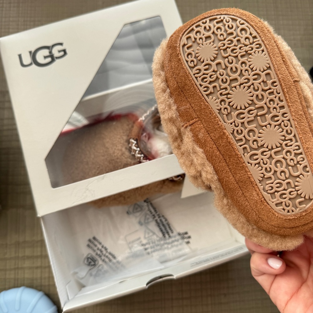 UGG Maxi Tasman Curly Baby Infant Cozy Velcro Slip On Shoes 04/05 12-18 Months - Picture 3 of 4